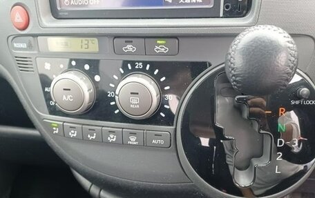 Toyota Sienta I, 2014 год, 745 000 рублей, 25 фотография