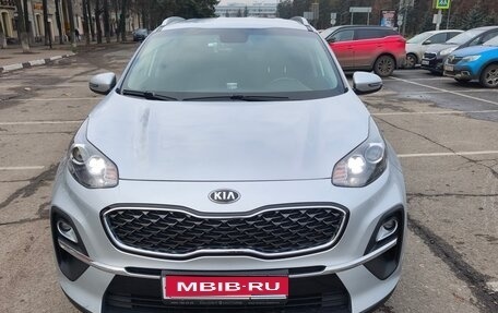 KIA Sportage IV рестайлинг, 2020 год, 2 350 000 рублей, 1 фотография