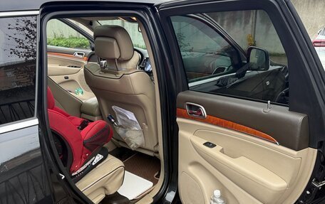 Jeep Grand Cherokee, 2012 год, 1 800 000 рублей, 11 фотография