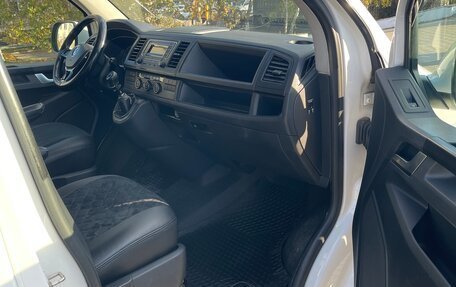 Volkswagen Caravelle T6 рестайлинг, 2018 год, 2 486 000 рублей, 12 фотография