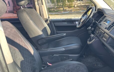 Volkswagen Caravelle T6 рестайлинг, 2018 год, 2 486 000 рублей, 13 фотография