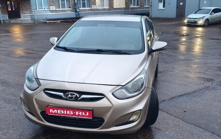 Hyundai Solaris II рестайлинг, 2012 год, 800 000 рублей, 1 фотография