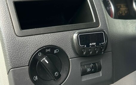 Volkswagen Transporter T5 рестайлинг, 2011 год, 1 349 000 рублей, 17 фотография