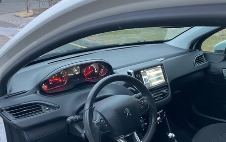 Peugeot 208 II, 2013 год, 650 000 рублей, 6 фотография