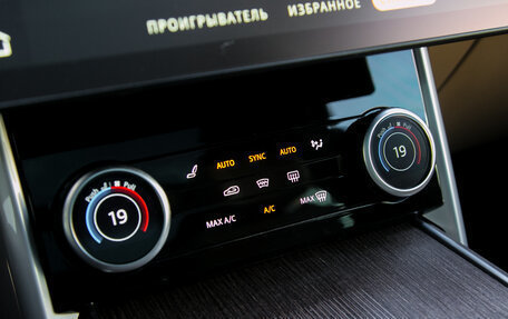 Land Rover Range Rover IV рестайлинг, 2022 год, 19 000 000 рублей, 16 фотография