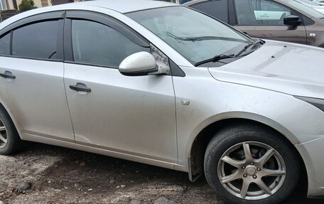 Chevrolet Cruze II, 2011 год, 830 000 рублей, 3 фотография