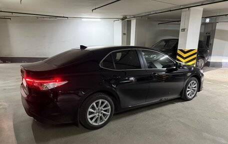 Toyota Camry, 2021 год, 3 600 000 рублей, 5 фотография