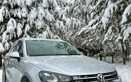 Volkswagen Touareg III, 2011 год, 2 200 000 рублей, 2 фотография