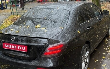 Mercedes-Benz E-Класс, 2019 год, 2 500 000 рублей, 2 фотография