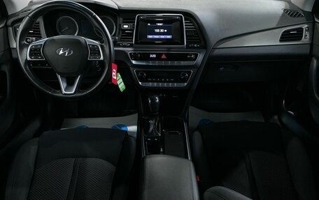 Hyundai Sonata VII, 2018 год, 1 995 000 рублей, 17 фотография