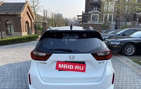 Honda Fit, 2021 год, 1 300 000 рублей, 6 фотография