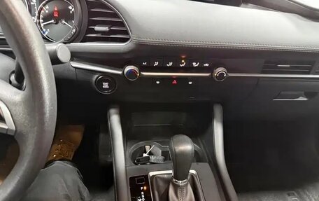 Mazda 3, 2022 год, 1 550 000 рублей, 12 фотография