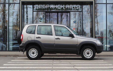 Chevrolet Niva I рестайлинг, 2019 год, 900 000 рублей, 3 фотография