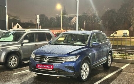 Volkswagen Tiguan II, 2020 год, 2 799 000 рублей, 1 фотография