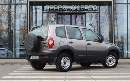 Chevrolet Niva I рестайлинг, 2019 год, 900 000 рублей, 4 фотография