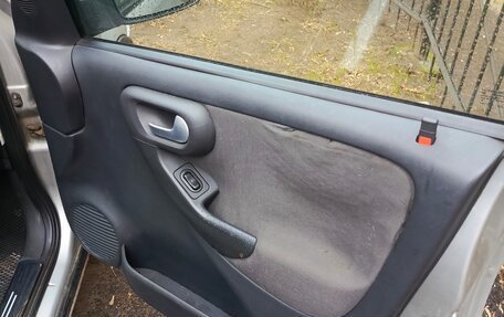 Opel Corsa C рестайлинг, 2003 год, 250 000 рублей, 10 фотография