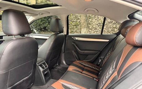 Skoda Octavia, 2018 год, 1 680 000 рублей, 10 фотография