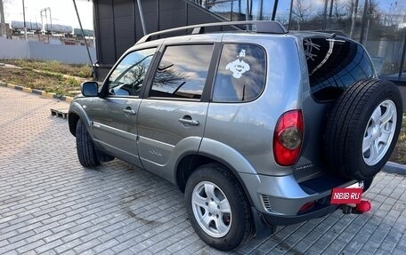 Chevrolet Niva I рестайлинг, 2012 год, 600 000 рублей, 3 фотография