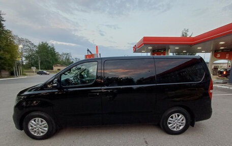 Hyundai H-1 II рестайлинг, 2019 год, 2 700 000 рублей, 4 фотография