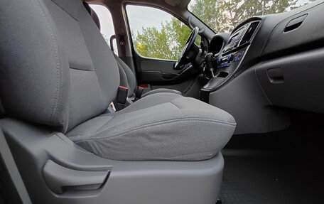 Hyundai H-1 II рестайлинг, 2019 год, 2 700 000 рублей, 17 фотография