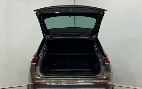 Volkswagen Tiguan II, 2018 год, 2 899 000 рублей, 5 фотография