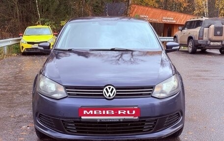 Volkswagen Polo VI (EU Market), 2012 год, 680 000 рублей, 2 фотография