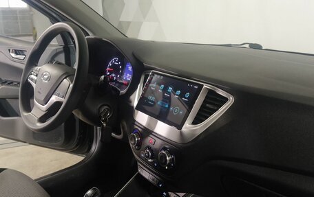 Hyundai Solaris II рестайлинг, 2021 год, 1 399 000 рублей, 8 фотография