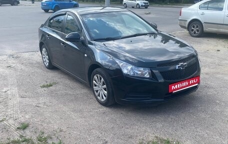 Chevrolet Cruze II, 2011 год, 690 000 рублей, 3 фотография