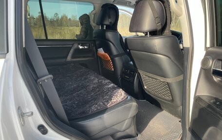 Toyota Land Cruiser 200, 2014 год, 4 200 000 рублей, 7 фотография