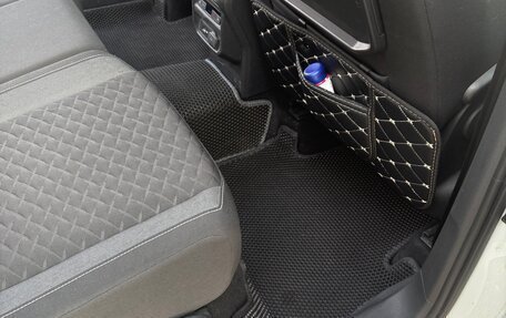 Volkswagen Tiguan II, 2018 год, 2 600 000 рублей, 14 фотография