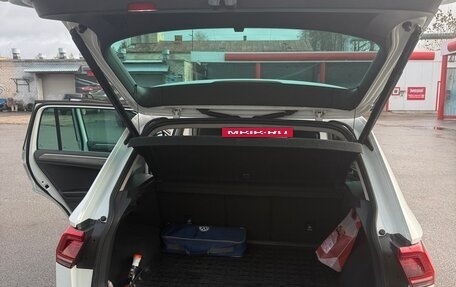 Volkswagen Tiguan II, 2018 год, 2 600 000 рублей, 11 фотография