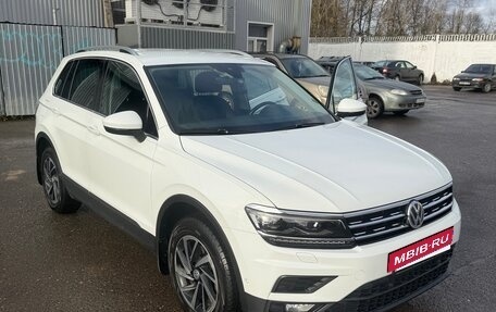 Volkswagen Tiguan II, 2018 год, 2 600 000 рублей, 21 фотография