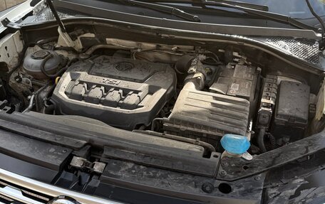 Volkswagen Tiguan II, 2018 год, 2 600 000 рублей, 26 фотография