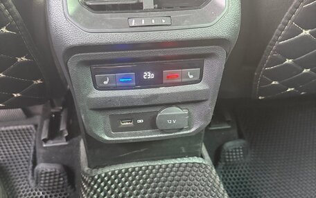 Volkswagen Tiguan II, 2018 год, 2 600 000 рублей, 25 фотография