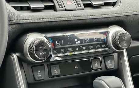 Toyota RAV4, 2025 год, 3 950 000 рублей, 22 фотография