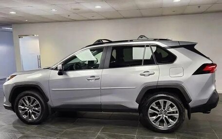 Toyota RAV4, 2022 год, 3 050 000 рублей, 3 фотография