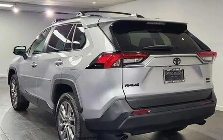 Toyota RAV4, 2022 год, 3 050 000 рублей, 4 фотография