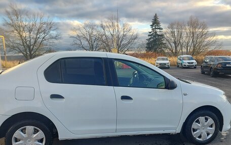 Renault Logan II, 2017 год, 450 000 рублей, 3 фотография