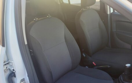 Renault Logan II, 2017 год, 450 000 рублей, 12 фотография