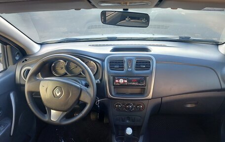 Renault Logan II, 2017 год, 450 000 рублей, 13 фотография