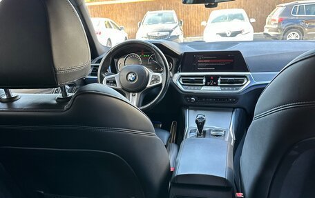 BMW 3 серия, 2019 год, 3 750 000 рублей, 10 фотография