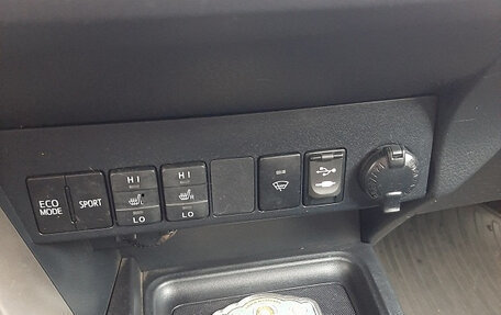 Toyota RAV4, 2014 год, 1 930 000 рублей, 7 фотография