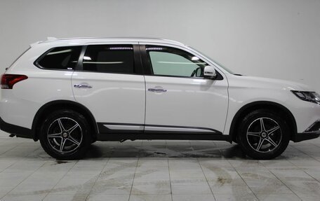 Mitsubishi Outlander III рестайлинг 3, 2018 год, 2 280 000 рублей, 4 фотография