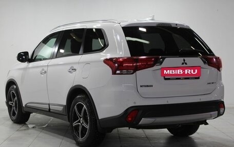 Mitsubishi Outlander III рестайлинг 3, 2018 год, 2 280 000 рублей, 7 фотография