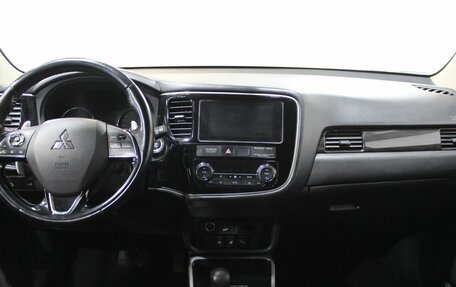 Mitsubishi Outlander III рестайлинг 3, 2018 год, 2 280 000 рублей, 12 фотография