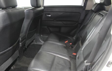 Mitsubishi Outlander III рестайлинг 3, 2018 год, 2 280 000 рублей, 15 фотография