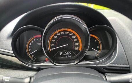 Toyota Yaris XP150 рестайлинг, 2022 год, 1 186 777 рублей, 18 фотография