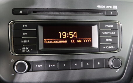 KIA Rio III рестайлинг, 2015 год, 929 990 рублей, 17 фотография