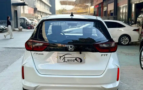 Honda Fit, 2021 год, 1 000 000 рублей, 5 фотография