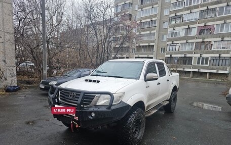 Toyota Hilux VII, 2014 год, 2 200 000 рублей, 2 фотография